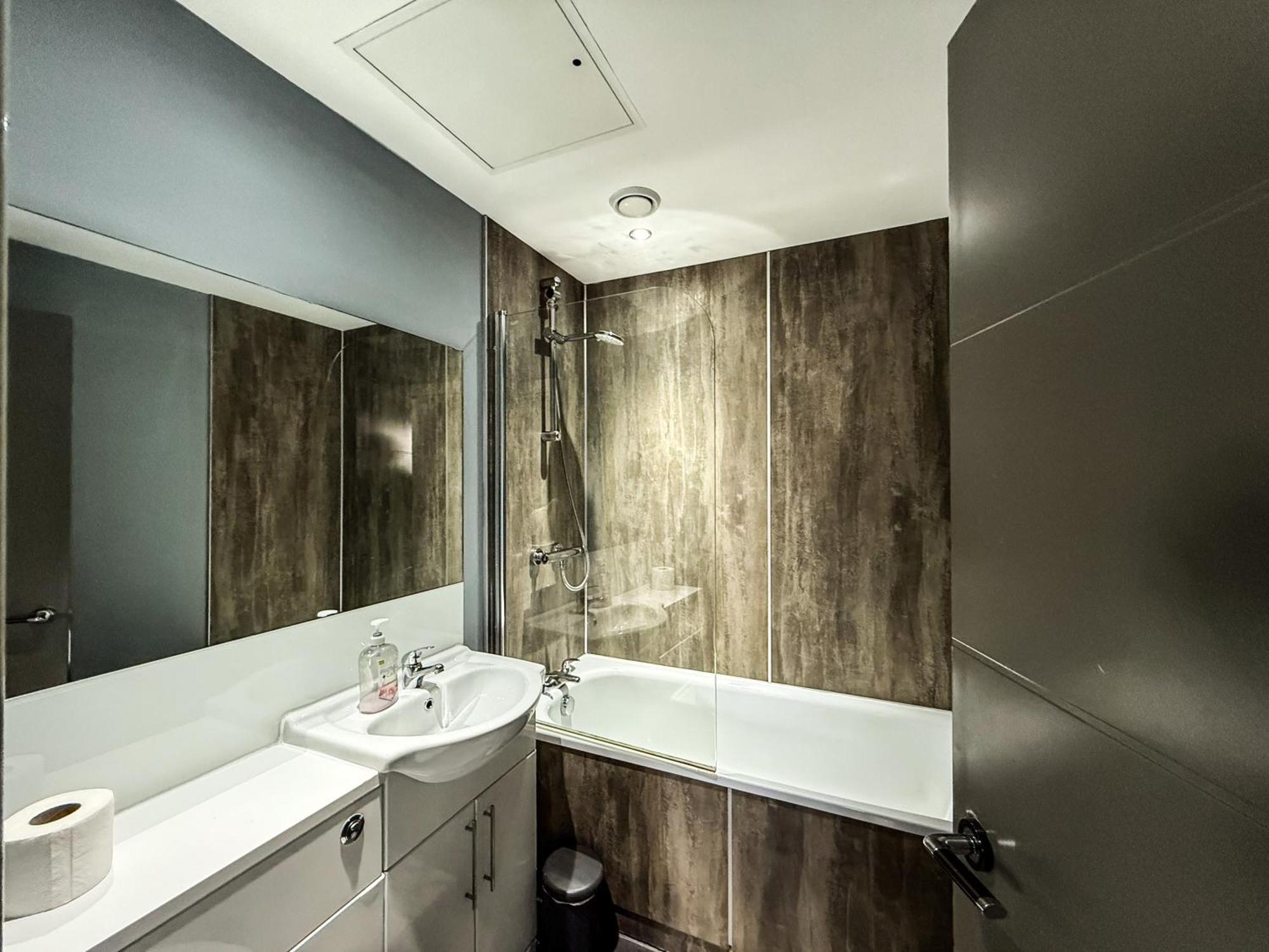 2 Bedroom Apartment In The Heart Of Newcastle - Spacious - Sleeps 7 Luaran gambar